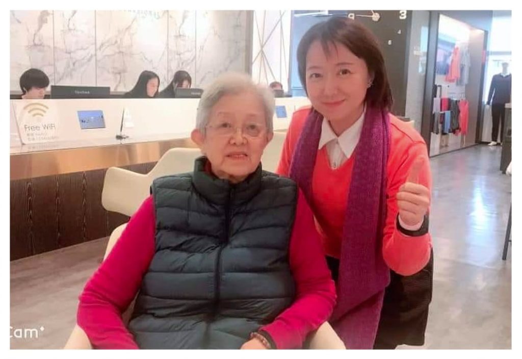 Testimonial for Knee Issue / Chronic Knee Pain | Negative Ions Clothes